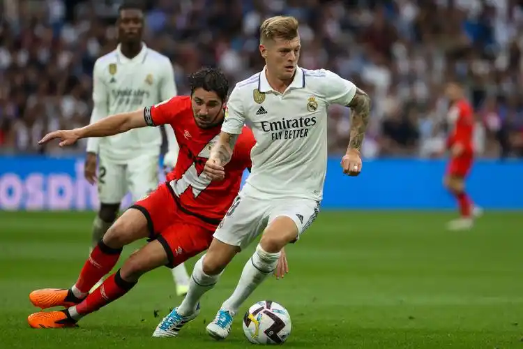 包含今晚意甲焦点战，塞维利亚回应争议，媒体盛赞，轮换策略成焦点的词条